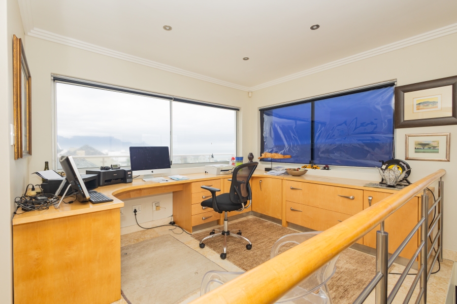 6 Bedroom Property for Sale in Bloubergstrand Western Cape